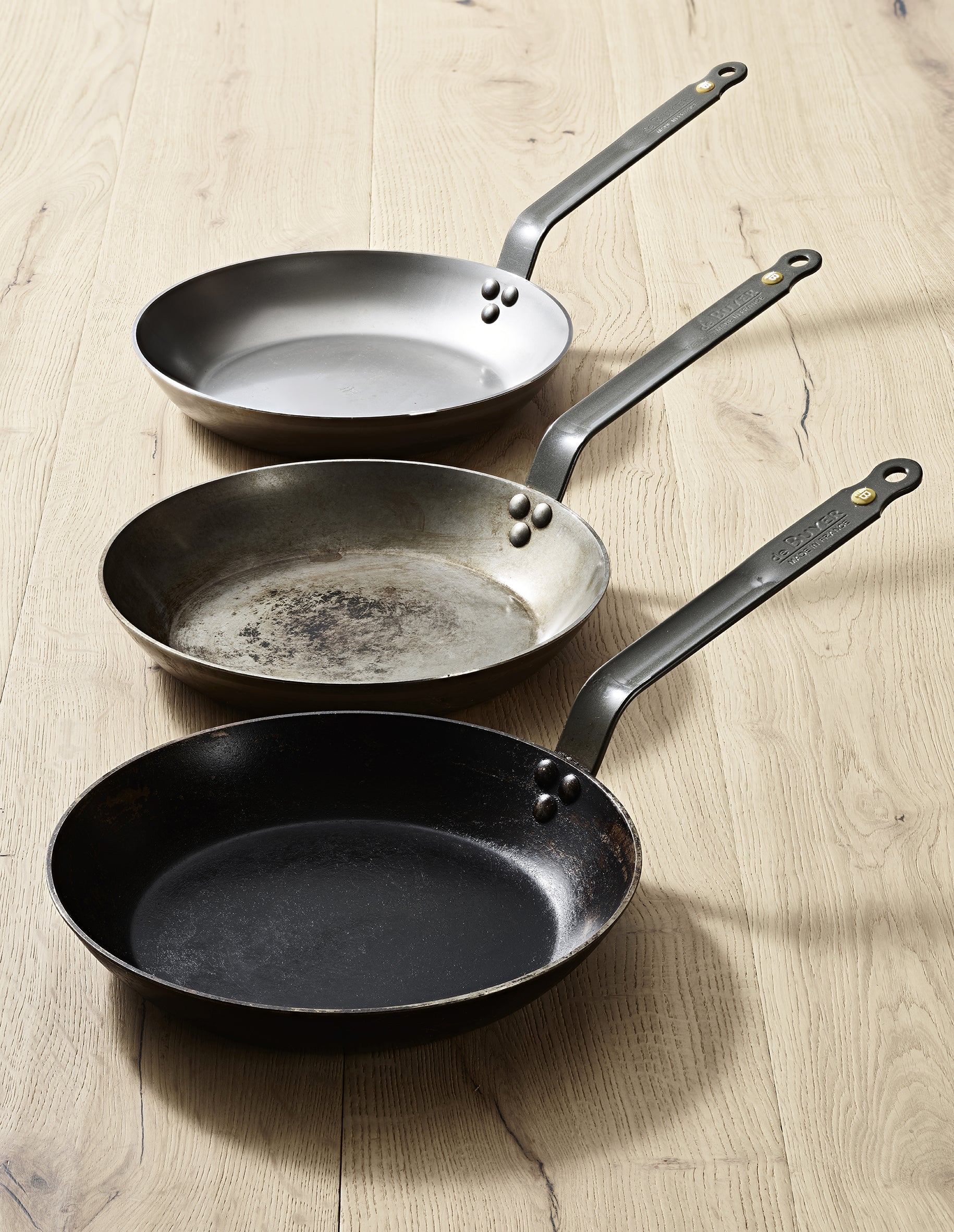 Metal Pans Examples Carbon Steel vs. Aluminum Pan: Choosing the Best Cookware for Your Kit ...