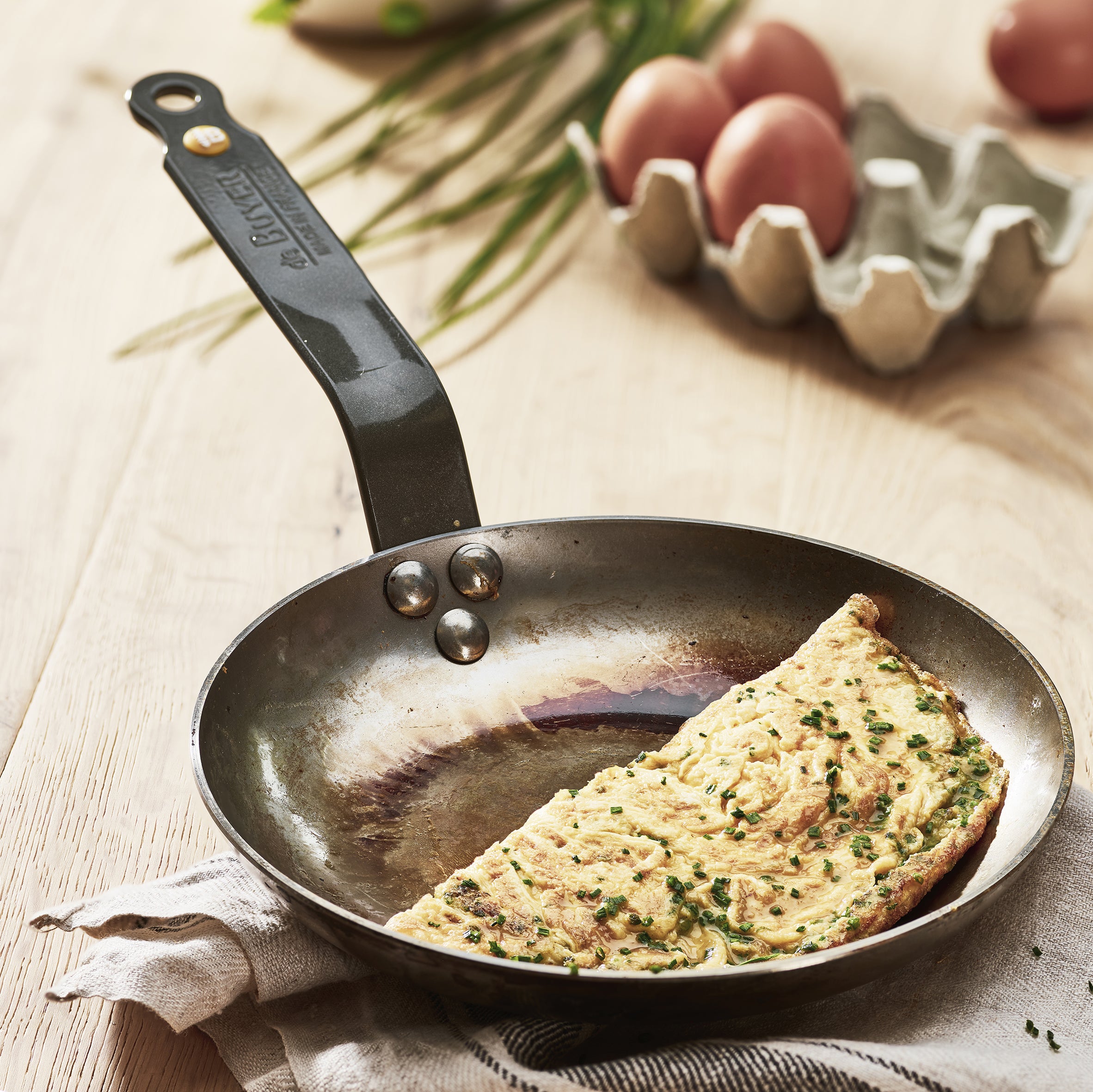 MINERAL B Carbon Steel Omelette Pan | De Buyer USA